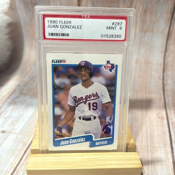 1990 Fleer Juan Gonzalez #297 PSA Mint 9 Baseball Card Item #ME558 - Picture 1 of 3